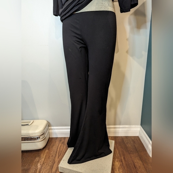 NWT Lounge set Black flare pants & black top, Missguided plus size 20 - Picture 5 of 13